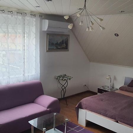 Nettes 2- Zimmer Apartment Sehnde Εξωτερικό φωτογραφία